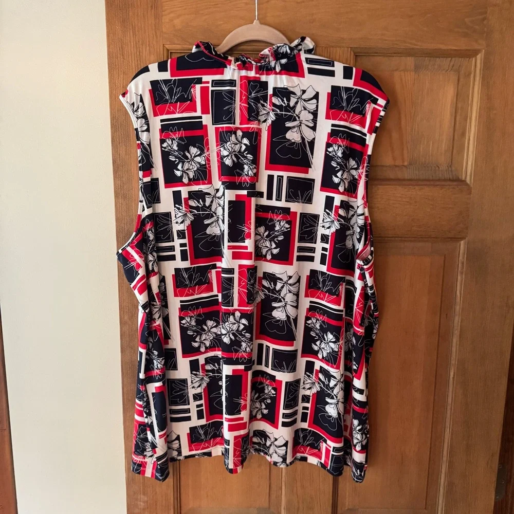♻️ LAST CHANCE! The Limited Red/White/Blue Floral-Geo Print Tie Neck Top - Picture 9 of 16